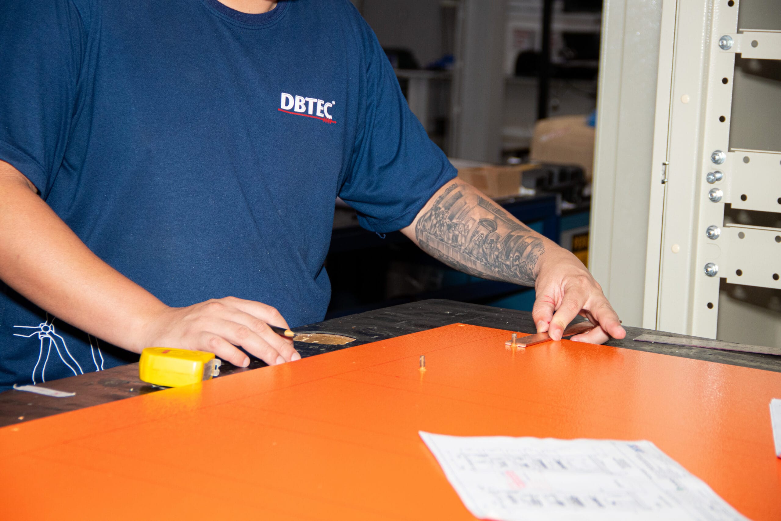 Produção de painéis elétricos da DBTEC.